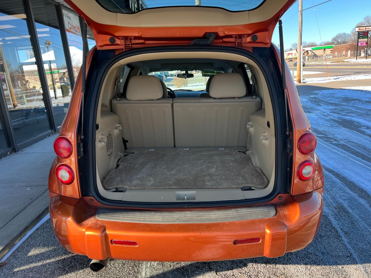 2006 Sunburst Orange II Metallic Chevrolet HHR LT (3GNDA23PX6S) with an 2.4L L4 DOHC 16V engine, 5-Speed Automatic transmission, located at 1633 W Kimberly, Davenport, IA, 52806, (563) 323-5341, 41.559456, -90.598732 - Photo#5